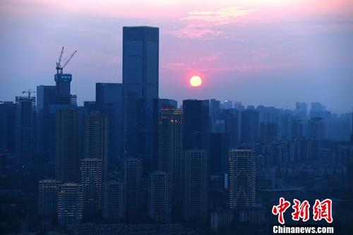 資料圖為重慶高樓。<a target='_blank' href='http://www.chinanews.com/'>中新社</a>記者 陳超 攝