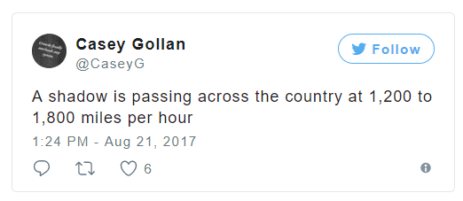 “日全食以每小時1200到1800英里的速度橫跨整個美國”。圖片：Casey Gollan的Twitter