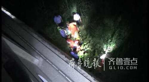 福山一男子酒后跳河落入7米深草叢,腰部受傷終獲救