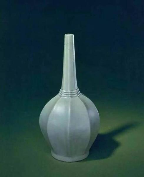 青釉八棱瓶，唐