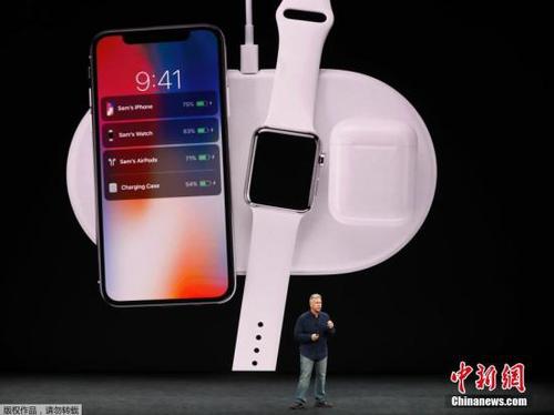 iPhone 8為5888元起售，iPhone 8 Plus 6688元起售，兩者都是9月15日預(yù)訂。iPhone X 10月27日預(yù)訂，11月3日開(kāi)售，64G版本賣(mài)8388元，頂配的256GB版本則售價(jià)9688元。