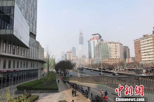 圖為北京雙井附近的寫字樓和居民住宅樓。 <a target='_blank' href='http://www.chinanews.com/' >中新網(wǎng)</a> 程春雨 攝