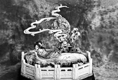 中國僑網(wǎng)《醉臥忘憂境》中的美女，光手就反復(fù)做了七八次