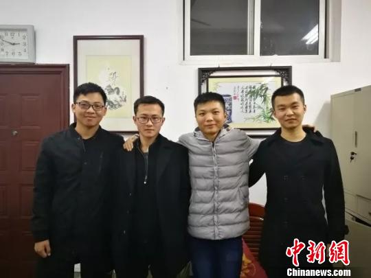 江西高?，F(xiàn)學(xué)霸寢室：四人全部通過(guò)司考最高分442