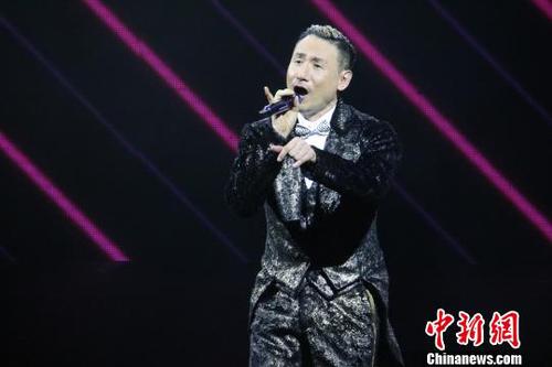張學友大連演唱會現(xiàn)場。　靳朝圣 攝