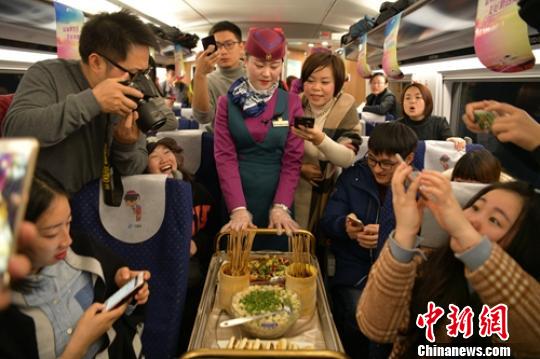 西成高鐵正式通車(chē)行車(chē)時(shí)間縮至4小時(shí)13分