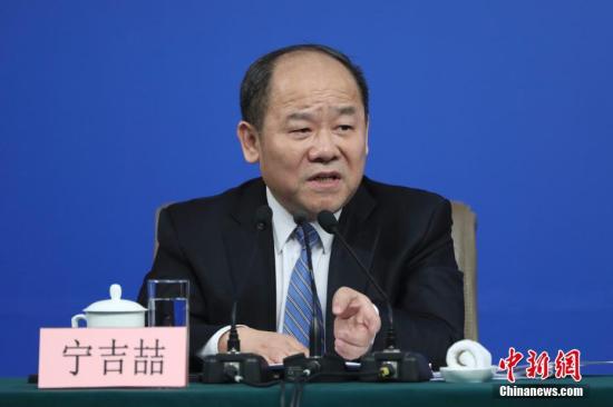 中國國家發(fā)展和改革委員會副主任、國家統(tǒng)計(jì)局局長寧吉喆。<a target='_blank' href='http://www.chinanews.com/'>中新社</a>記者 盛佳鵬 攝