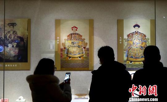 “走進(jìn)養(yǎng)心殿——大清的家國天下”21日在南京博物院正式開展?！°蟛āz