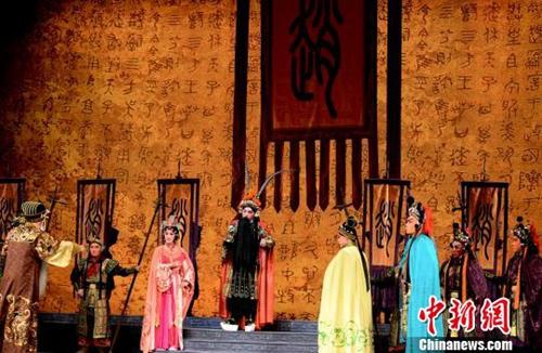 資料圖：京劇新編歷史劇《趙武靈王》此前在福州鳳凰劇院上演。　劉可耕 攝