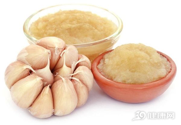 常吃大蒜 對(duì)身體有4個(gè)意想不到的好處！