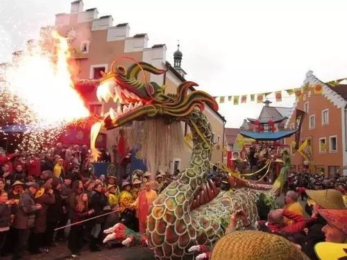 這個(gè)德國(guó)小鎮(zhèn)居民自稱(chēng)是中國(guó)人 還在春節(jié)狂歡游行