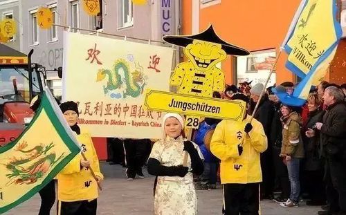 這個(gè)德國(guó)小鎮(zhèn)居民自稱(chēng)是中國(guó)人 還在春節(jié)狂歡游行