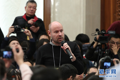圖為路透社記者提問。新華網(wǎng)中國政府網(wǎng) 翟子赫 攝
