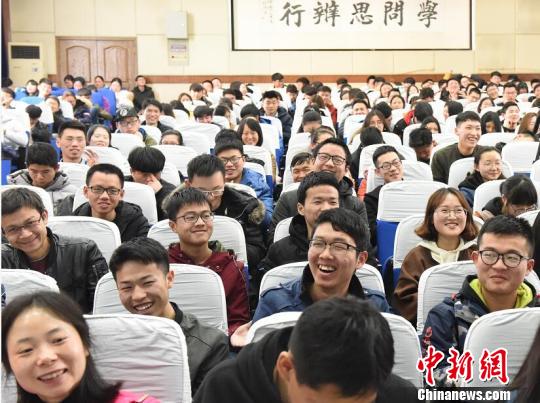江西首批跨校選修課在14所高校啟動(dòng)國(guó)學(xué)課座無虛席