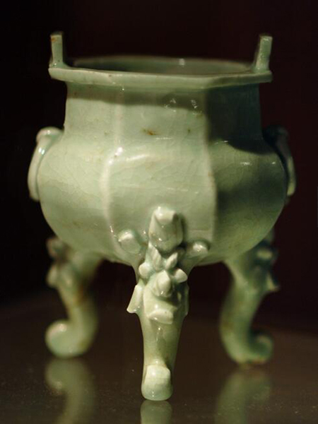 南宋，景德鎮(zhèn)窯，青白釉八棱鼎式爐 