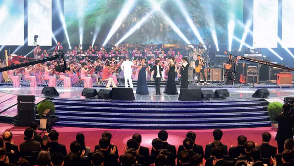 韓藝術(shù)團(tuán)赴朝演出 金正恩不斷詢(xún)問(wèn)歌曲歌詞的背景