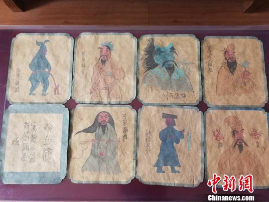 8幅壁畫藍(lán)本底稿的尺寸規(guī)格大致相同，長(zhǎng)約29厘米、寬約26厘米　李吉毅 攝