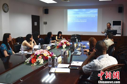 青年漢學(xué)家在穗研修。暨南大學(xué)提供