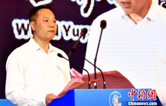 圖為：余姚市委書記奚明發(fā)言?！『问Y勇 攝