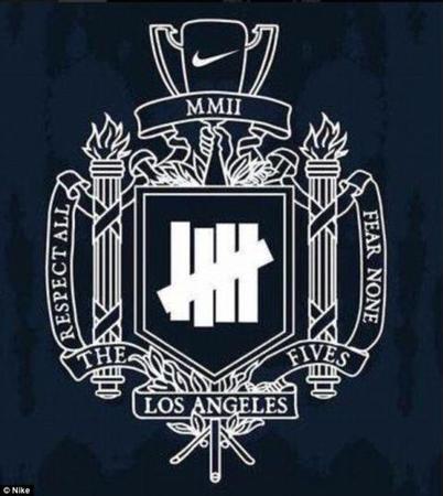 新商標抄襲美國海軍學院?；?耐克發(fā)道歉聲明