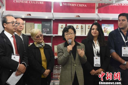 中國僑網圖為中國駐圣保羅總領事陳佩潔（右三）致辭?！∧尚邸z
