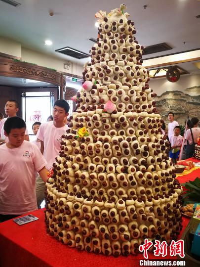 營員在山西面食博物館參觀。楊杰英 攝