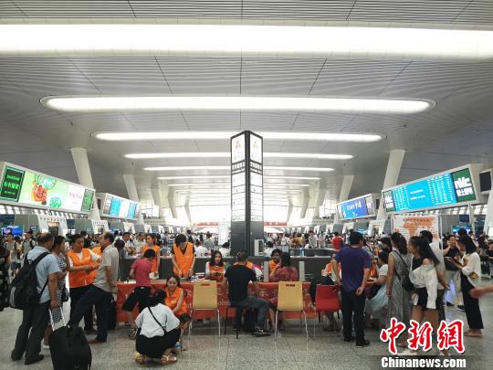 長三角鐵路暑運發(fā)客量破億人次大客流將持續(xù)至月底