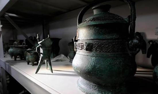 不為史書記載的神秘西周小國(guó)霸國(guó)國(guó)君墓葬出土了許多精美的青銅器