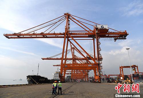 圖為廣西欽州保稅港區(qū)泊位。(資料圖片)
<a target='_blank' href='http://www.chinanews.com/'>中新社</a>記者 俞靖 攝