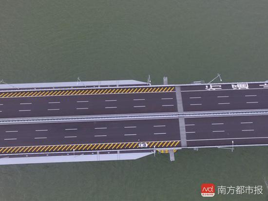 雄偉的港珠澳大橋。南都記者 吳進 攝_副本.jpg