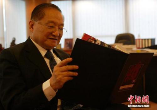 資料圖：2007年6月28日，金庸先生在香港接受中新社記者專訪。中新社記者 任海霞 攝