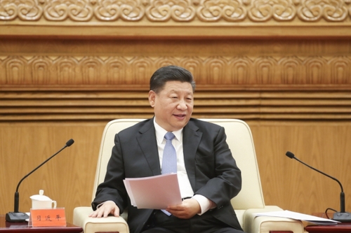 311月12日，國(guó)家主席習(xí)近平在北京人民大會(huì)堂會(huì)見香港澳門各界慶祝國(guó)家改革開放40周年訪問(wèn)團(tuán)。