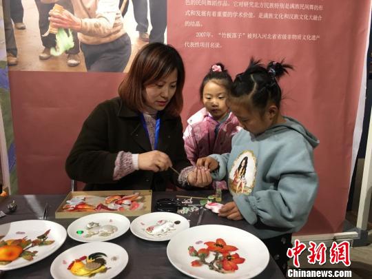 圖為展覽現(xiàn)場。　高紅超 攝
