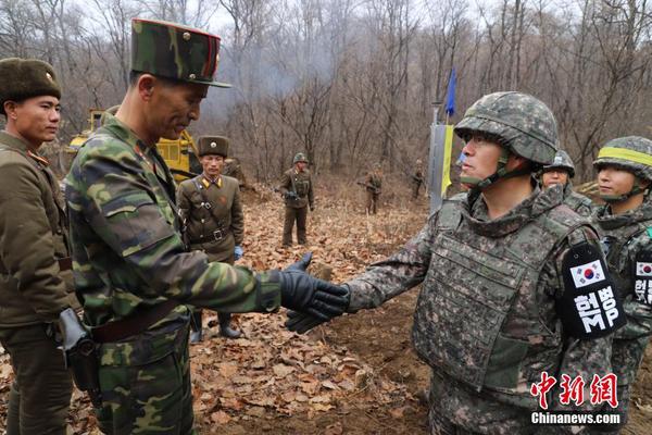 韓國(guó)國(guó)防部11月22日稱，為支持韓朝陣亡軍人遺骸共同挖掘工作等，雙方在非軍事區(qū)內(nèi)鐵原郡地區(qū)實(shí)現(xiàn)道路連通。 韓國(guó)國(guó)防部供圖2