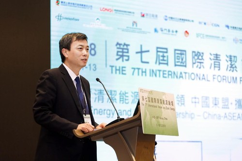 廣東電網(wǎng)公司董事長(zhǎng)廖建平在第七屆國(guó)際清潔能源論壇上介紹了南方電網(wǎng)在發(fā)展智能電網(wǎng)，加強(qiáng)國(guó)際合作方面的具體實(shí)踐。
