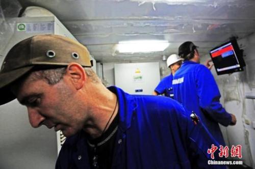 中國造船廠里的外籍員工。 李風 攝