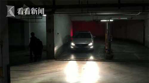 天冷廣場舞大媽轉戰(zhàn)地下車庫 居民:碰到人誰的責
