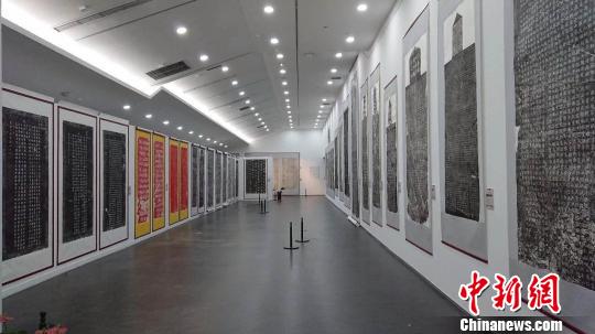 山西歷代碑拓書法藝術展主要展示部分帝王、文人墨客等的碑刻書法藝術的拓片作品。山西工美提供