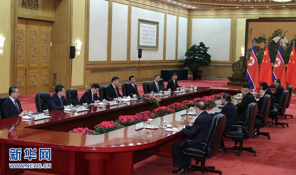 　1月8日，中共中央總書記、國家主席習近平同當日抵京的朝鮮勞動黨委員長、國務委員會委員長金正恩舉行會談。