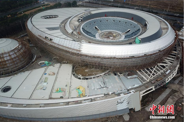 上海天文館建筑呈現(xiàn)天體結(jié)構(gòu)造型獨特。張亨偉 攝