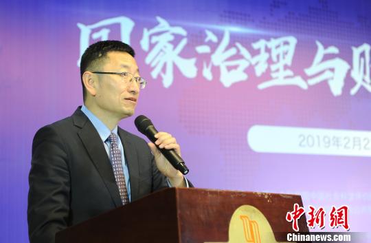 復(fù)旦大學(xué)校長(zhǎng)助理、公共預(yù)算與績(jī)效評(píng)價(jià)中心主任茍燕楠?！堃?攝