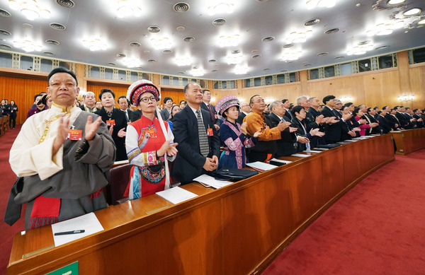 2019年3月3日下午3時(shí)，全國政協(xié)十三屆二次會議在人民大會堂開幕。   本報(bào)記者 賈寧攝6