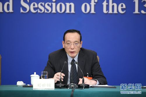 圖為全國(guó)政協(xié)經(jīng)濟(jì)委員會(huì)副主任、國(guó)務(wù)院發(fā)展研究中心原副主任劉世錦。新華網(wǎng) 中國(guó)政府網(wǎng) 劉廈 攝