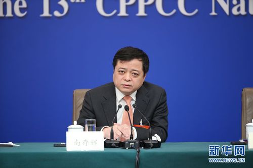 圖為全國政協(xié)常委、全國工商聯(lián)副主席、正泰集團(tuán)董事長南存輝。新華網(wǎng) 中國政府網(wǎng) 劉廈 攝