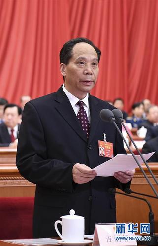 3月8日，十三屆全國(guó)人大二次會(huì)議在北京人民大會(huì)堂舉行第二次全體會(huì)議。吉炳軒主持會(huì)議。新華社記者 謝環(huán)馳 攝