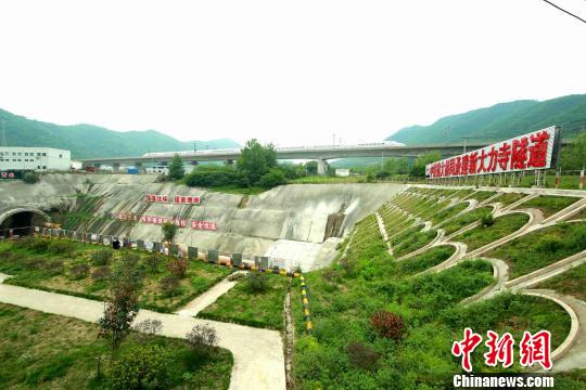 商合杭高鐵大力寺隧道外觀綠化。 張柏青/攝