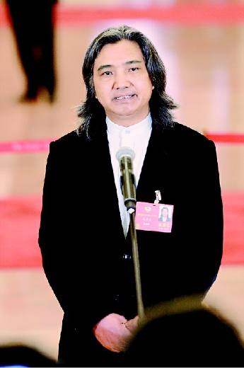 吳為山簡(jiǎn)介：    第十一、十二屆全國(guó)政協(xié)委員，第十三屆全國(guó)政協(xié)常委，民盟中央常委、文化委員會(huì)主任，中國(guó)美術(shù)館館長(zhǎng)，中國(guó)美術(shù)家協(xié)會(huì)副主席，中國(guó)城市雕塑家協(xié)會(huì)主席，全國(guó)城市雕塑藝術(shù)委員會(huì)主任，教授（二級(jí)）、博士生導(dǎo)師。享受?chē)?guó)務(wù)院特殊津貼。2018年當(dāng)選法蘭西藝術(shù)院通訊院士，成為繼著名畫(huà)家吳冠中之后當(dāng)選該院通訊院士的第二位中國(guó)藝術(shù)家。