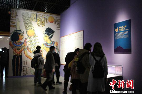 此次展覽由山東博物館主辦，意大利佛羅倫薩國立考古博物館協(xié)辦，將持續(xù)至6月21日?！≮w曉 攝