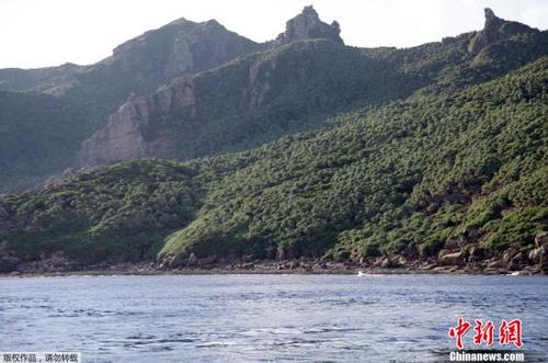 中國(guó)海警2305艦艇編隊(duì)5日在中國(guó)釣魚島領(lǐng)海內(nèi)巡航