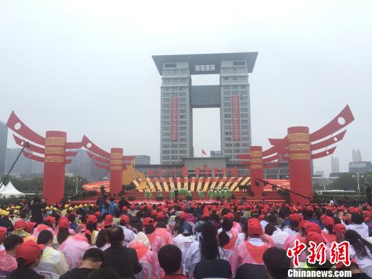 中國文聯(lián)文藝志愿服務團“送歡樂下基層”走進安徽銅陵